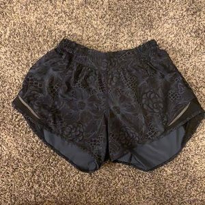 Lululemon Hotty Hot Limited Edition Shorts 4”